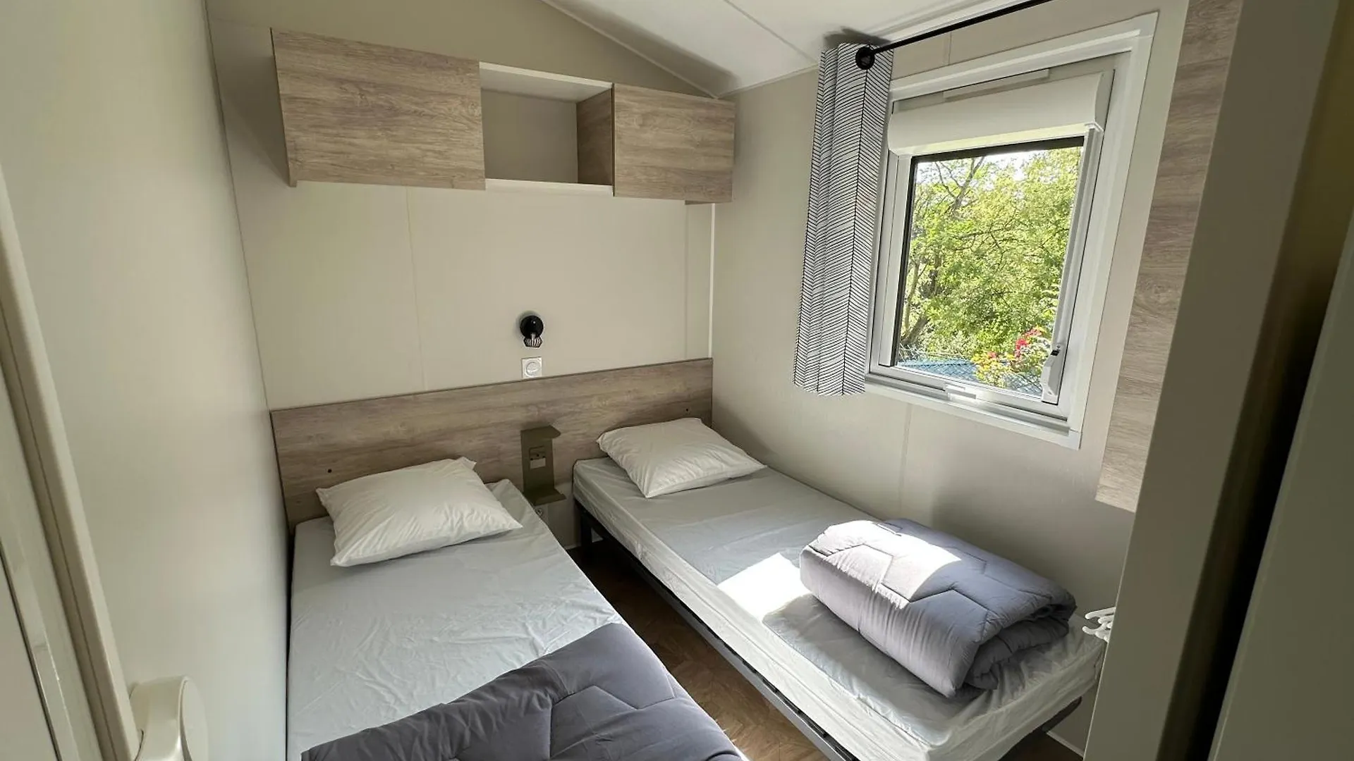Camping Plein Soleil ルルド キャンプ場